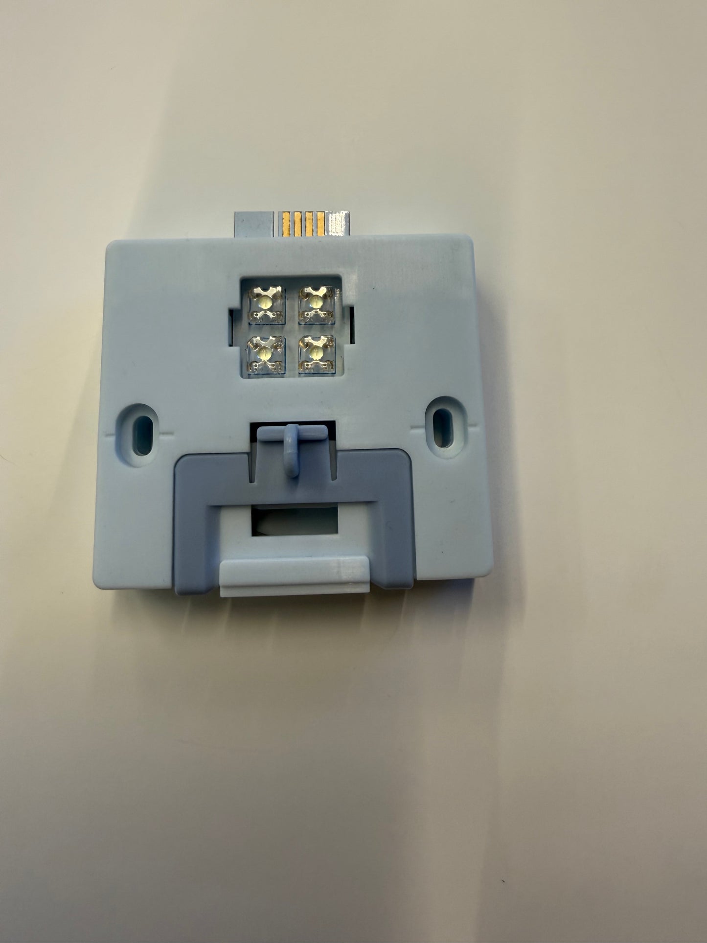 FERMETURE DE PORTE AVEC ECLAIRAGE DOMETIC