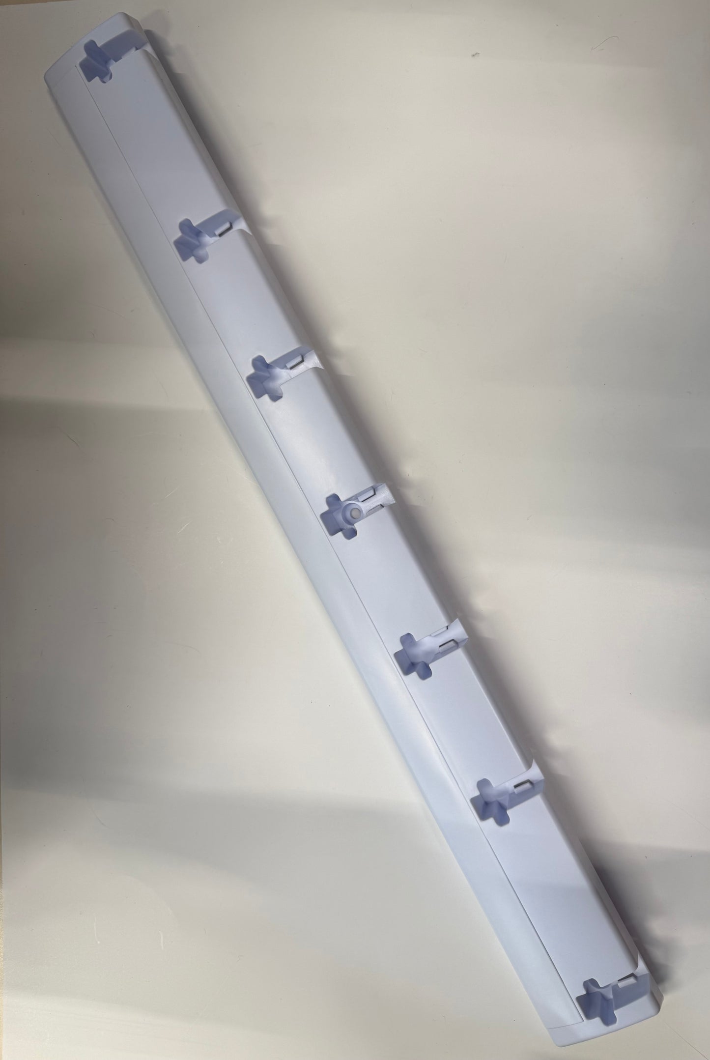 BARRE DE FIXATION AVEC ECLAIRAGE